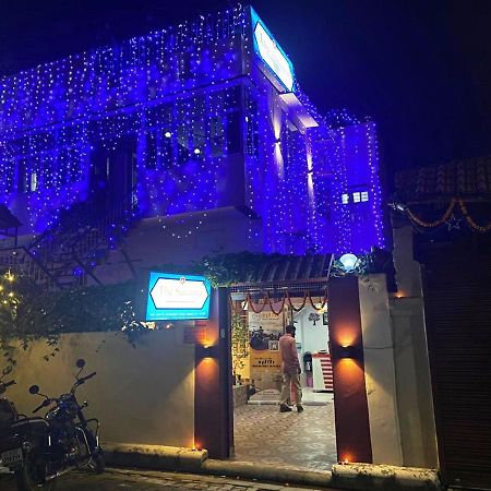 The Sunaina Hotel Varanasi Bagian luar foto