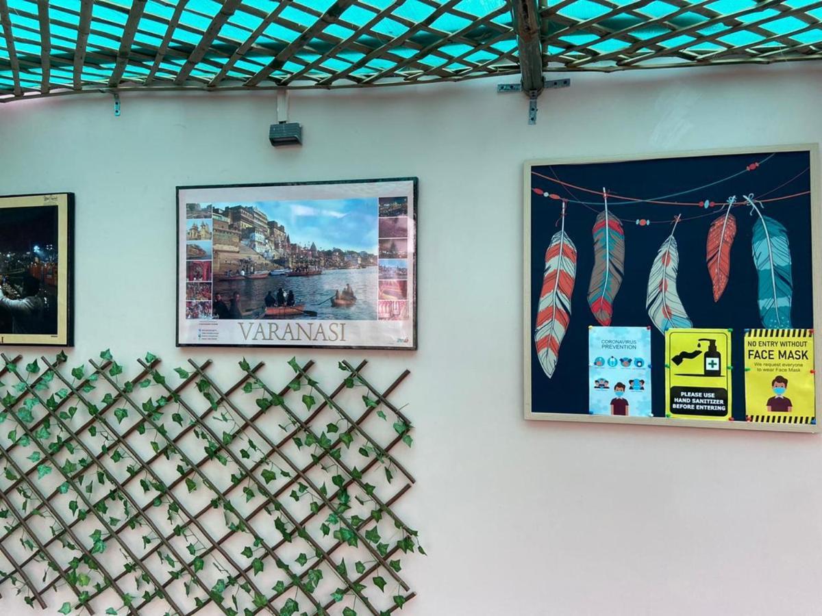 The Sunaina Hotel Varanasi Bagian luar foto