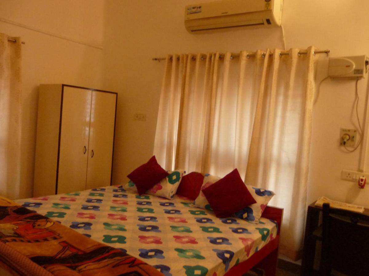 The Sunaina Hotel Varanasi Bagian luar foto