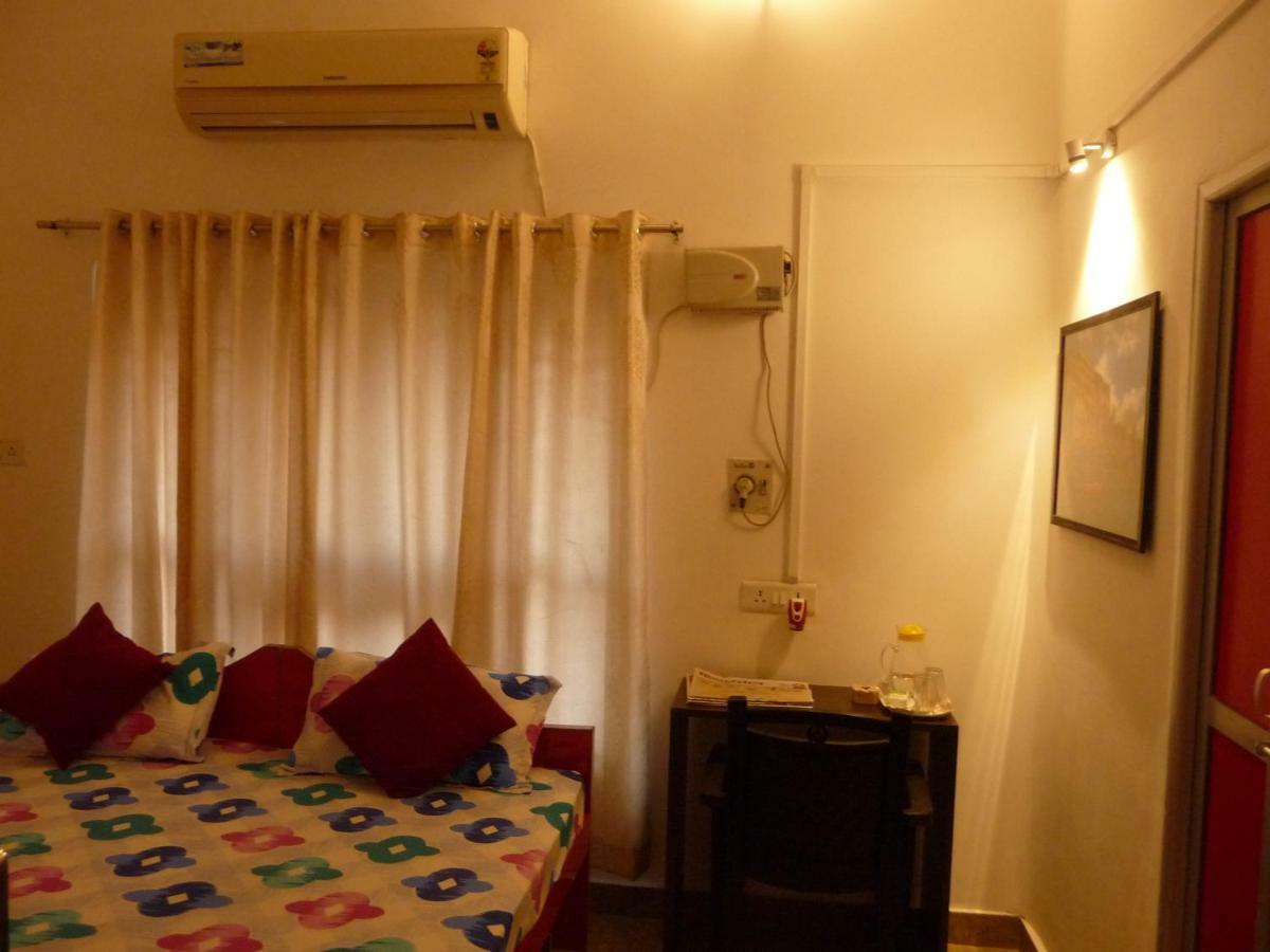 The Sunaina Hotel Varanasi Bagian luar foto